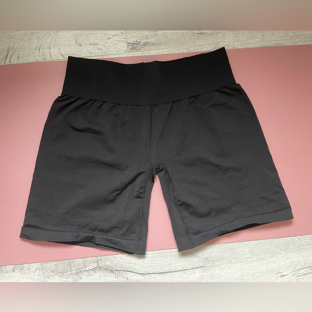 Black NVGTN Solid Seamless Shorts